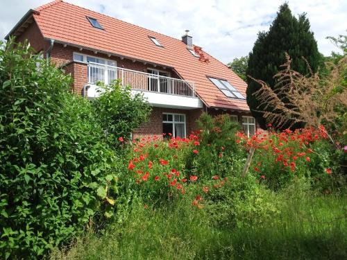 Sehlen Apartment | Haus Rosengarten- Ruhige Ferienwohnungen im Grünen