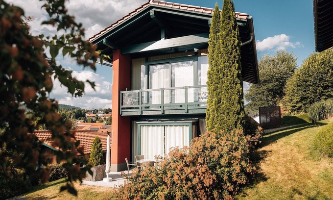 Blossersberg House | Haus Samoa mit einzigartigem Design, hauseigener Terrasse und toller Aussicht zum bayrischen Wald.