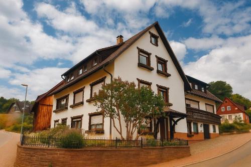 Schoemberg House | Haus Schömberg