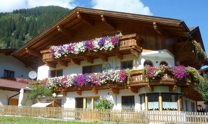 Neustift Im Stubaital Apartment | Haus Stern