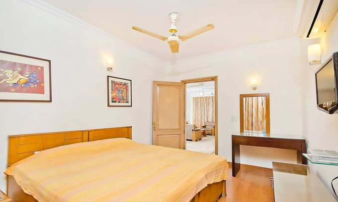Nehru Place Apartment | Hauz Khas-homestay Experince Simple