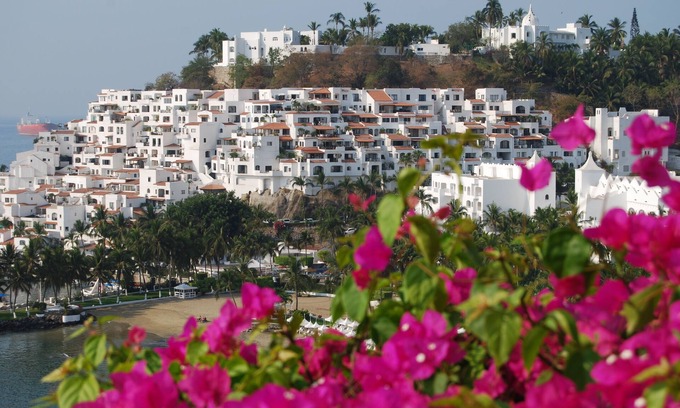 Las Hadas Apartment | Have it All: Ocean View, Beach, Pool and Style for $99 p.n.