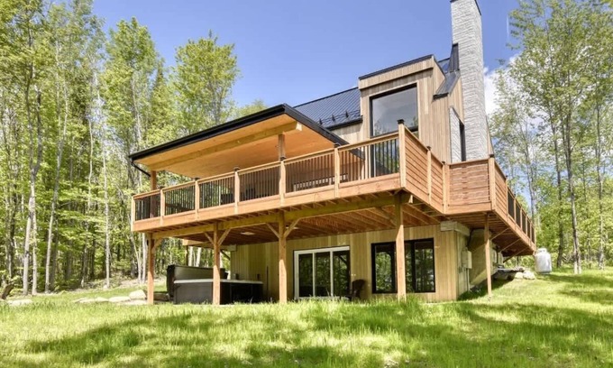 Amherst House | Haven of Peace Tremblant Spa 12p.