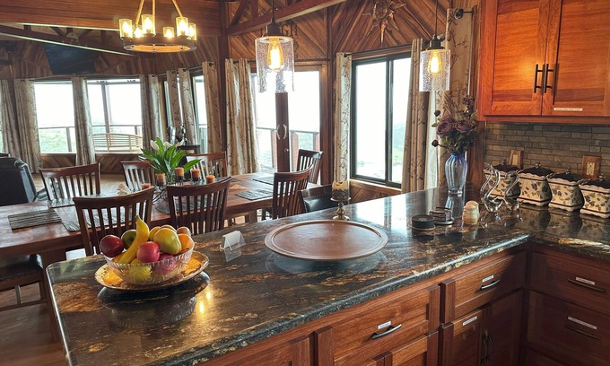 Paukaa Bed & Breakfast | Hawaii Magic Skies Farmstay