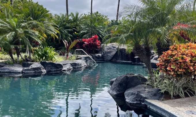 Kamuela Villa | Hawaiian-Style Garden View 2-Br Villa, Ground Floor AC Kitchen & Beach Club Pass