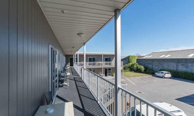 Hawera Hotel | Hawera Central Motor Lodge