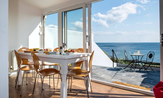 Portwrinkle Cottage | Hawkins - A Coastal Cottage with Hot Tub & Stunning Views
