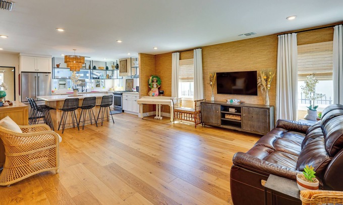 Hawthorne House | Hawthorne Home w/ Covered Patio & Basketball Court