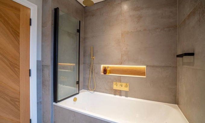Crawley Apartment | Hazelwick Apartment Is a wonderful 2 bedroom Apartment