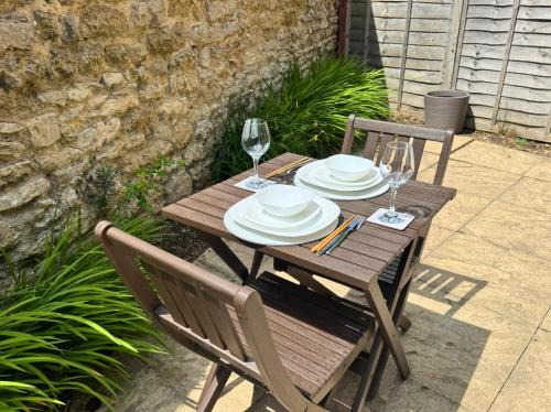Headington Apartment | Headington, Oxford, an ENTIRE 2bed, free Wi-Fi, free parking