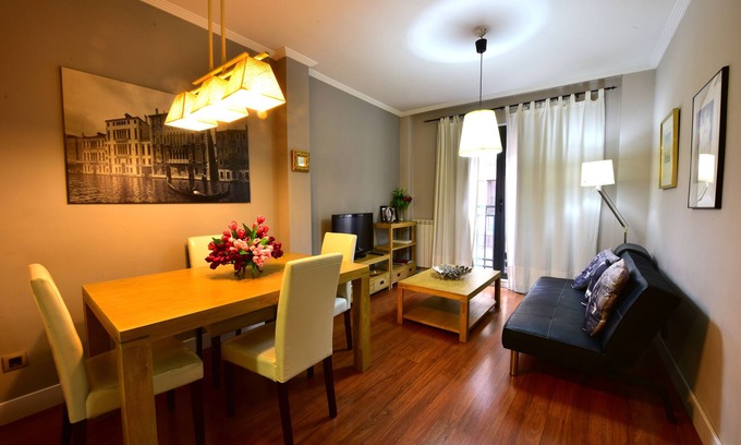Centro Apartment | HEART IN THE BEST AREA. AIR CONDITIONING, FREE WIFI, OPTION GARAGE.