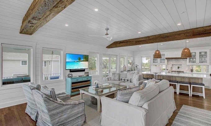Isle of Palms House | "Heart N Sol" at 3 43rd Avenue|Oceanviews|All New Private Pool and Hot Tub|Completely Renovated|E.
