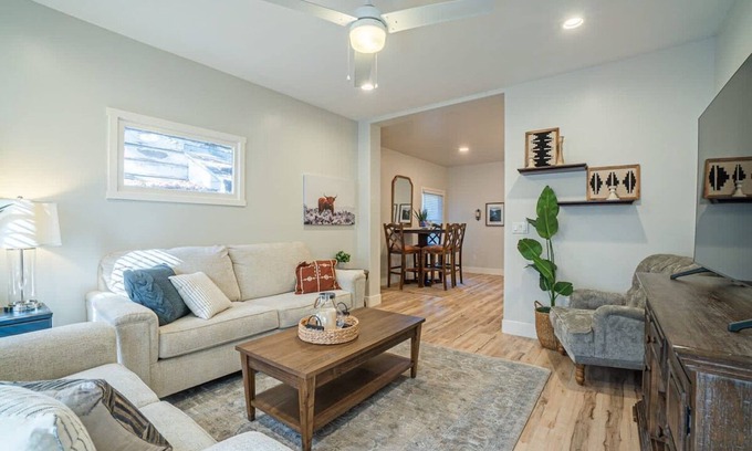 Downtown Sacramento Apartment | Heart of SacTown: Hip Midtown Retreat