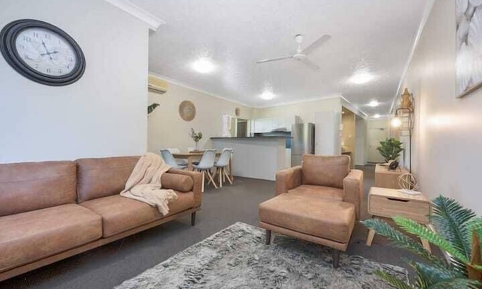 South Townsville Apartment | Heart of South Townsville Stay