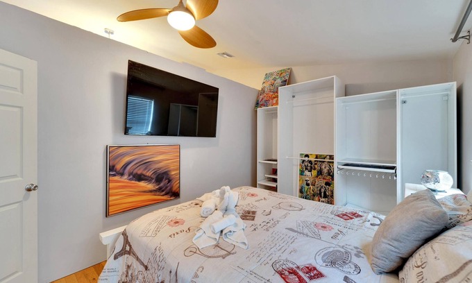 Channel District House | Heart of The City - Main + Studio - Hot Tub