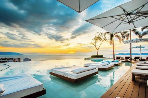 Alta Vista Apartment | Heart of Zona Romantica, steps from restaurants, shops and nightlife-LUXURY CONDO
