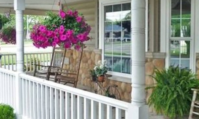 Cedarville Hotel | Hearthstone Inn & Suites