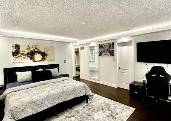 East Credit House | Heartland Executive Room- Hazel Stays