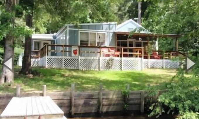Karnack House | Hearts Cottage Waterfront Caddo Big Cypress River