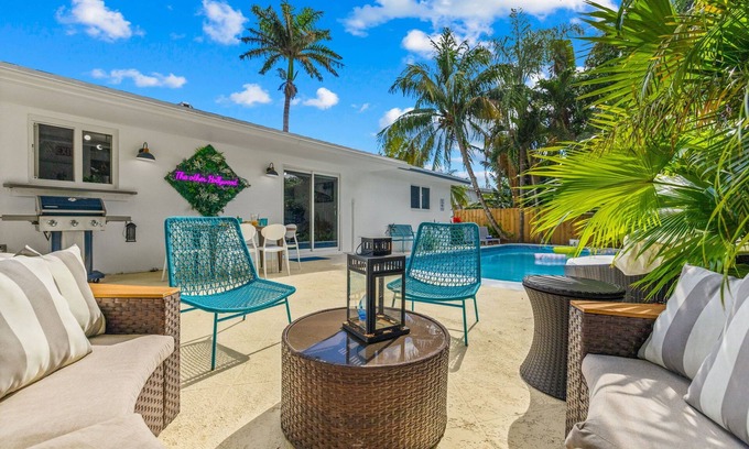 North Central Hollywood House | Heated Pool & Beach Gear - The Other Hollywood