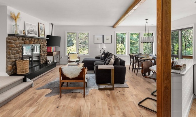 Stowe Area Condo | Heated Pool/Hot Tub Access & Near Stowe Mtn resort