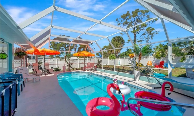 Grove City House | Heated Pool Pet Friendly Arcade games Bikes