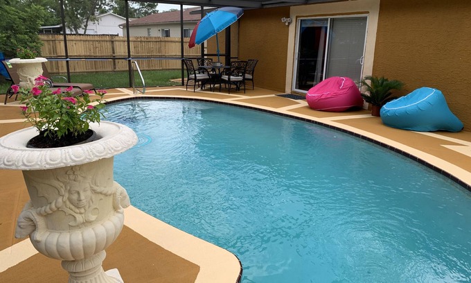 Spring Hill House | Heated Pool Summer Escape Sun-Splashed 3 BR/2 BA Getaway
