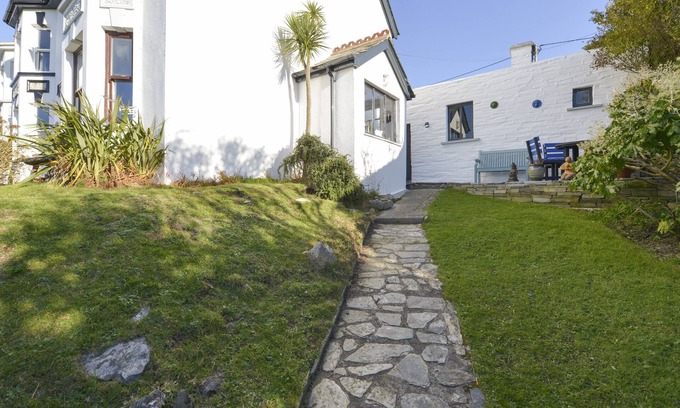 Treknow Cottage | HEATHERDALE, pet friendly, country holiday cottage in Treknow