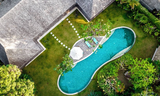 Banjar Semer Villa | Heaven 4 BR Villa with Large Pool and Jacuzzi