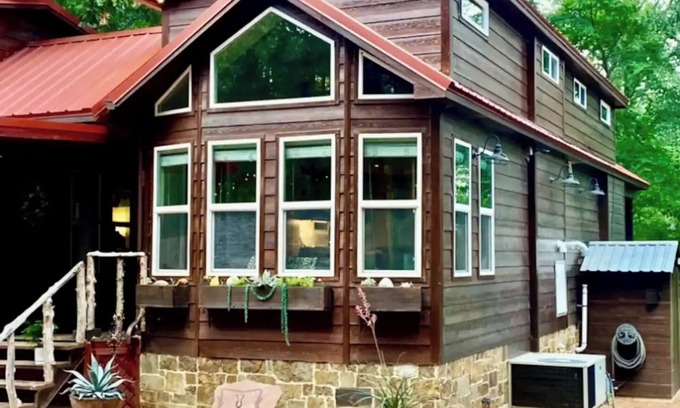 Canton Cabin | Heavenly Escape in the Forest- Under the Stars-Tiny Home near Canton, Tx