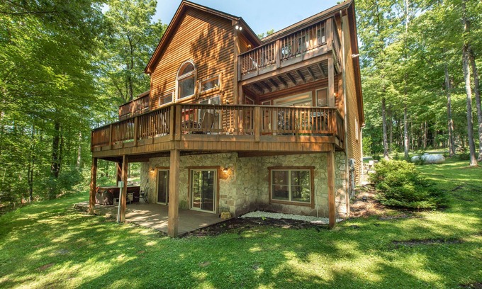 McHenry House | Heavenly Haven: Lake Area, Hot Tub, Fire Pit, Gas Grill!