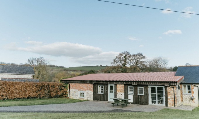 Maiden Newton Cottage | Hebe Cottage - Luxury rural cottage with disabled access