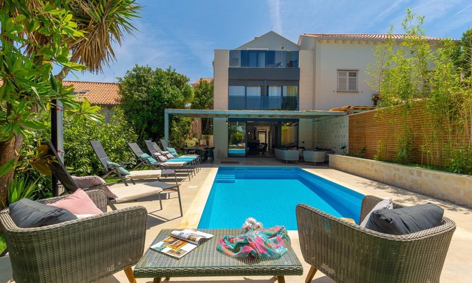 Pile Villa | Hedera Estate, Villa Hedera II