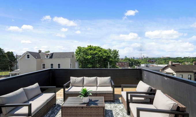 Walnut Hills House | Heights on Wayne by Blackhouse