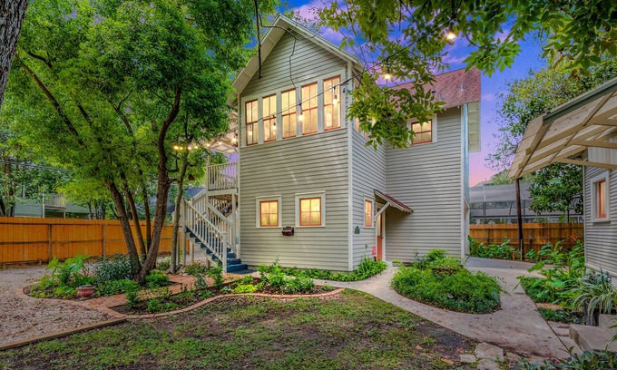 Greater Heights House | Heights Treehouse Loft