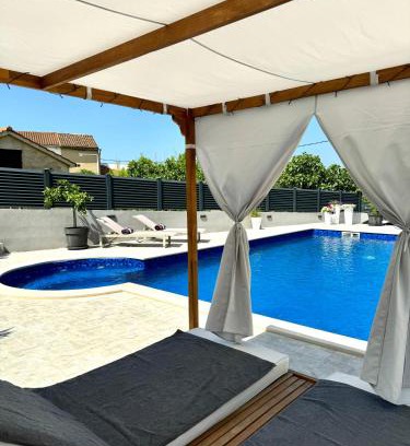 Malinska-Dubasnica Apartment | HelaMoni, New 5 Star 2 Person apartments with pool