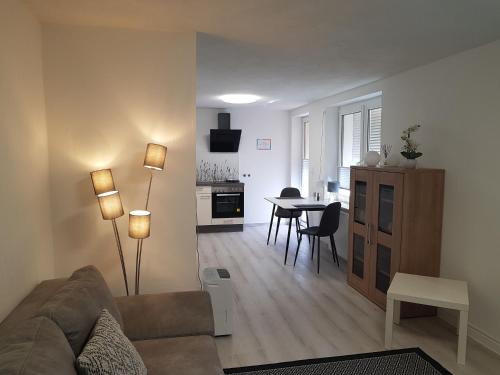 Zschepplin Apartment | Helle Ferienwohnung Für 4 Personen, Mit Terrasse