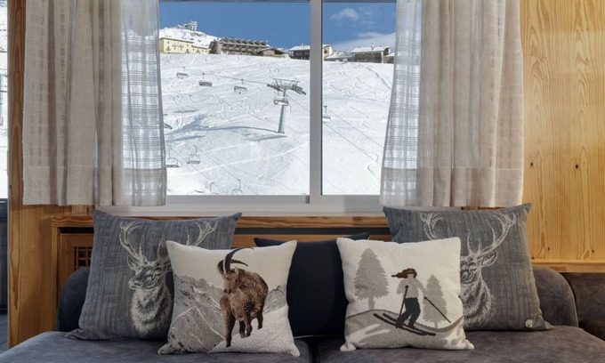 Cervinia Apartment | HelloChalet - The View ski-in/ski-out Matterhorn view with garage