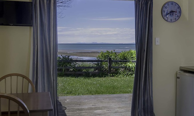Tasman Cabin | Helme Holiday Middle Bach