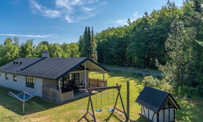 Hou House | "Henny" - 1.5km from the sea by Interhome