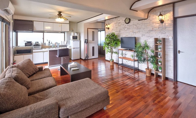 Uruma Apartment | Henza Island paradise just across the underwater/Uruma Okinawa