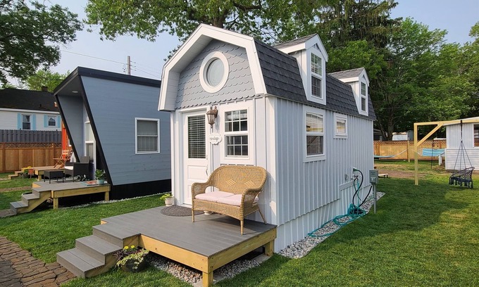 Lakeside Apartment | Heritage House - Tiny Digs Lakeshore