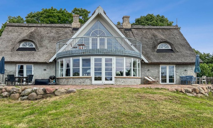 Akirkeby House | "Herlek" - 450m from the sea by Interhome