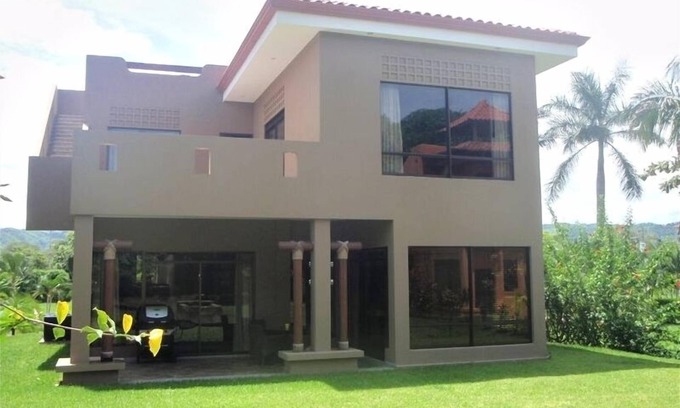 Hermosa Palms House | Hermosa Palms-Luxury Home Close to Pool and Ocean