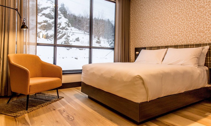 Corner Brook Hotel | Hew & Draw Hotel