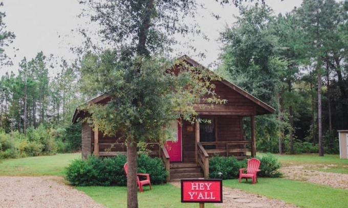 Ellisville Cabin | Hey Y’all