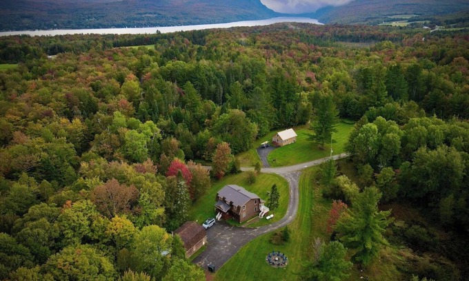 Barton Cabin | HGTV Cabin Lake Willoughby/Burke/Jaypeak EV Chrgr