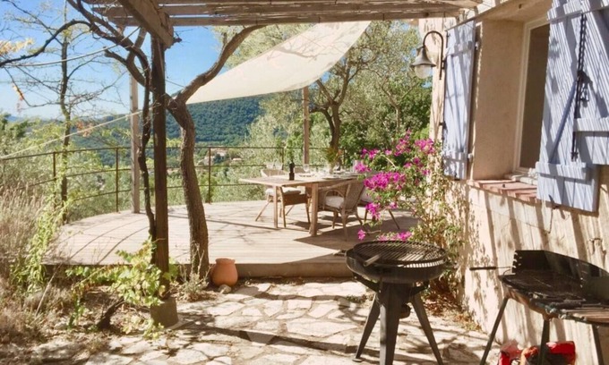 Bargemon House | Hibou Heights: Magnificent house in the trees
