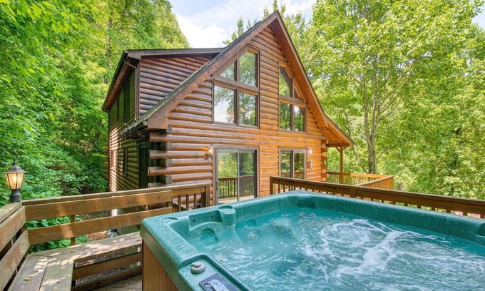 Maggie Valley Cabin | Hickory Ridge Getaway - 3 BR, 3 1/2 BA, Hot Tub, Game Room, Mountain Views