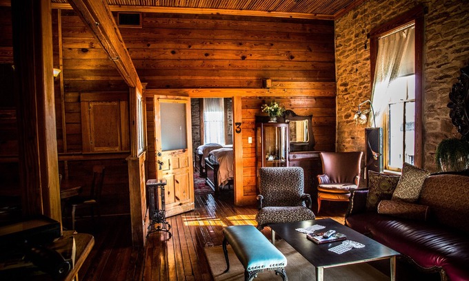 Hico Hotel | Hico's Upstairs Inn